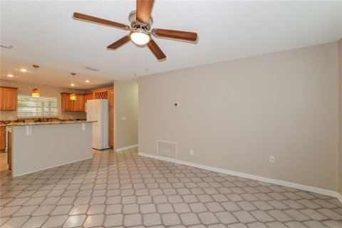 House in Orlando, Florida 3 bedrooms, 180.23 sq.m. № 2198770 - photo 3