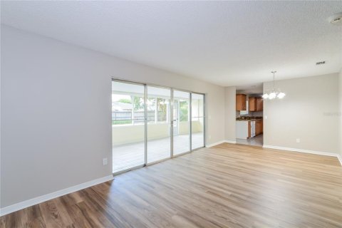 House in Orlando, Florida 3 bedrooms, 180.23 sq.m. № 2198770 - photo 5