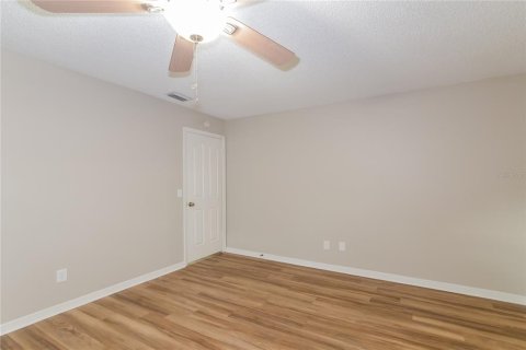House in Orlando, Florida 3 bedrooms, 180.23 sq.m. № 2198770 - photo 11