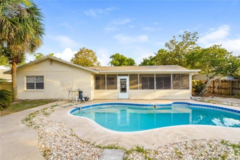 House in Orlando, Florida 3 bedrooms, 180.23 sq.m. № 2198770 - photo 15