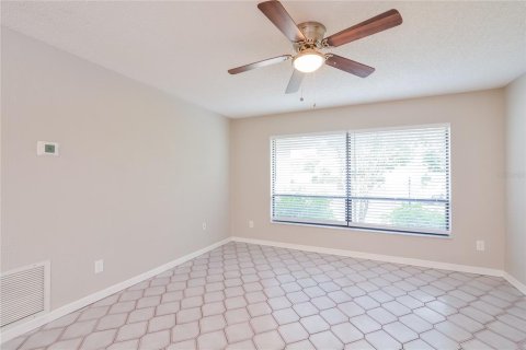 House in Orlando, Florida 3 bedrooms, 180.23 sq.m. № 2198770 - photo 6