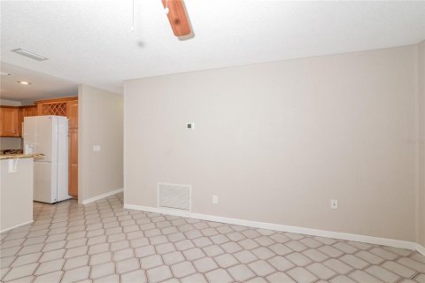 House in Orlando, Florida 3 bedrooms, 180.23 sq.m. № 2198770 - photo 2