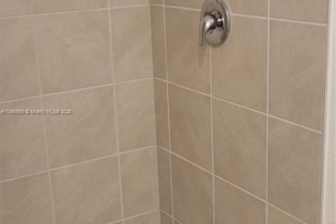 Снять в аренду таунхаус в Флорида-Сити, Флорида 3 спальни, № 1943368 - фото 4