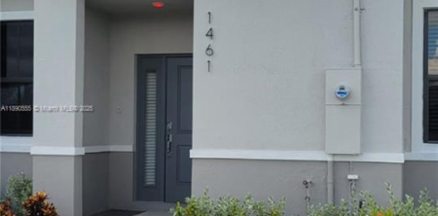 Таунхаус в Флорида-Сити, Флорида 3 спальни № 1943368