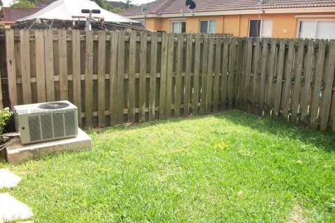 Купить таунхаус в Хомстед, Флорида 2 спальни, 95.5м2, № 2032996 - фото 4