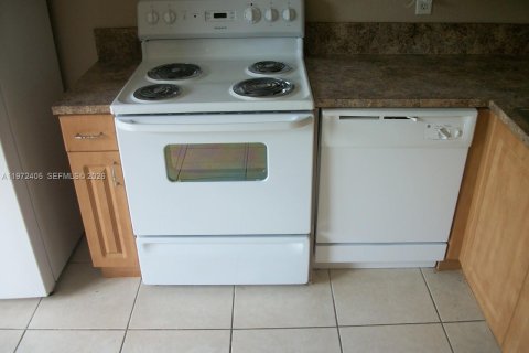 Купить таунхаус в Хомстед, Флорида 2 спальни, 95.5м2, № 2032996 - фото 12