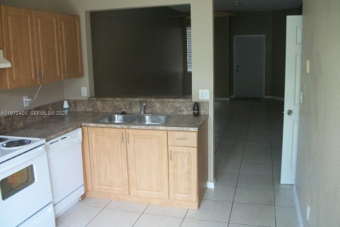 Купить таунхаус в Хомстед, Флорида 2 спальни, 95.5м2, № 2032996 - фото 10