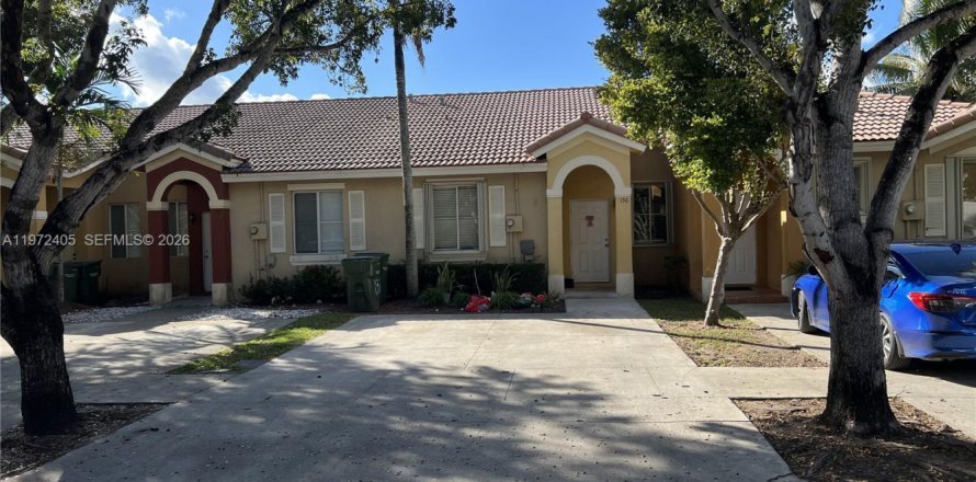 Таунхаус в Хомстед, Флорида 2 спальни, 95.5м2 № 2032996