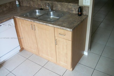 Купить таунхаус в Хомстед, Флорида 2 спальни, 95.5м2, № 2032996 - фото 13