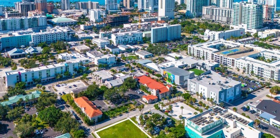 Land in Sarasota, Florida № 2148770