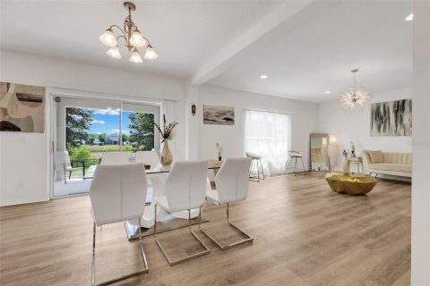 Villa ou maison à vendre à Davenport, Floride: 5 chambres, 242.2 m2 № 2232217 - photo 10
