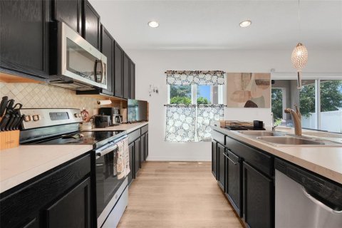 Villa ou maison à vendre à Davenport, Floride: 5 chambres, 242.2 m2 № 2232217 - photo 15