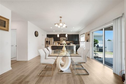 Villa ou maison à vendre à Davenport, Floride: 5 chambres, 242.2 m2 № 2232217 - photo 12