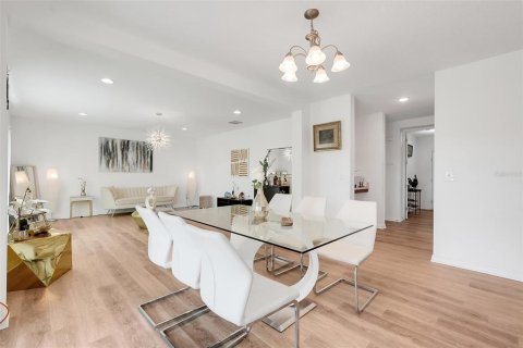 Villa ou maison à vendre à Davenport, Floride: 5 chambres, 242.2 m2 № 2232217 - photo 11