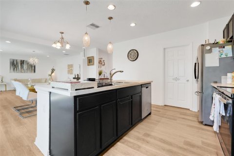 Villa ou maison à vendre à Davenport, Floride: 5 chambres, 242.2 m2 № 2232217 - photo 16
