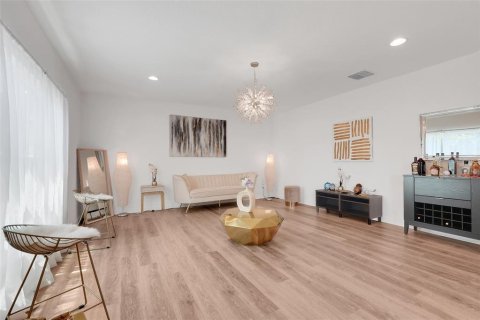 Villa ou maison à vendre à Davenport, Floride: 5 chambres, 242.2 m2 № 2232217 - photo 8