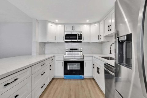 Condo in Delray Beach, Florida, 1 bedroom № 2246367 - photo 7