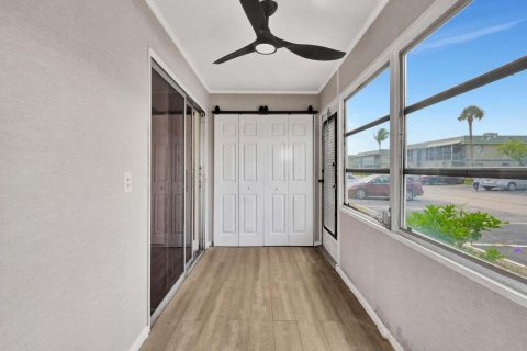 Condo in Delray Beach, Florida, 1 bedroom № 2246367 - photo 17
