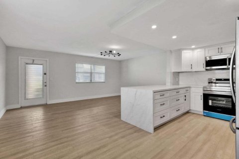 Condo in Delray Beach, Florida, 1 bedroom № 2246367 - photo 5