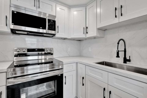 Condo in Delray Beach, Florida, 1 bedroom № 2246367 - photo 8