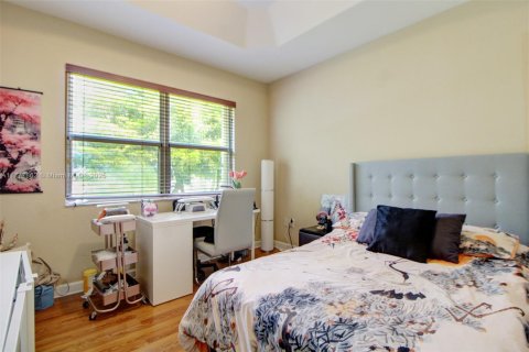 Townhouse in Homestead, Florida 3 bedrooms, 108.6 sq.m. № 1862157 - photo 16