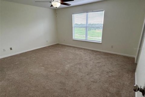 Townhouse in Sorrento, Florida 3 bedrooms, 193.89 sq.m. № 2197579 - photo 24