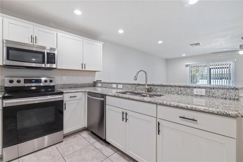 Adosado en venta en Gibsonton, Florida, 3 dormitorios, 168.15 m2 № 1899619 - foto 7