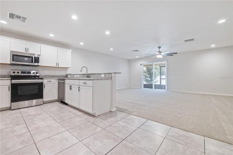 Adosado en venta en Gibsonton, Florida, 3 dormitorios, 168.15 m2 № 1899619 - foto 6