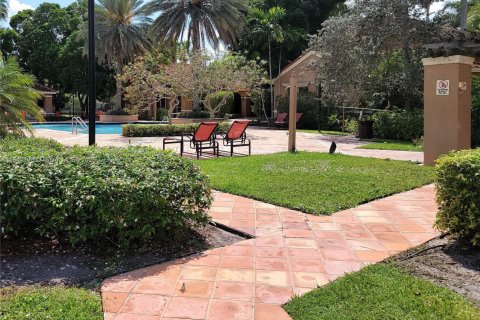 Снять в аренду кондоминиум в Коконат Крик, Флорида 2 спальни, 77.48м2, № 1982167 - фото 27