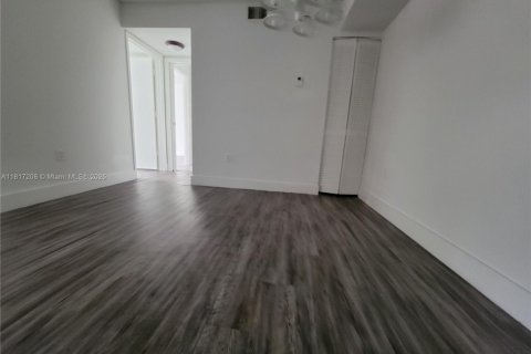 Снять в аренду кондоминиум в Коконат Крик, Флорида 2 спальни, 77.48м2, № 1982167 - фото 15