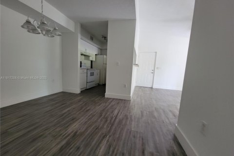 Снять в аренду кондоминиум в Коконат Крик, Флорида 2 спальни, 77.48м2, № 1982167 - фото 24