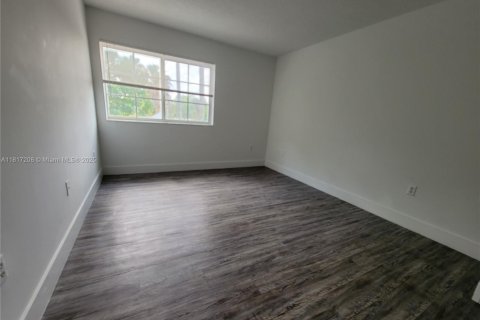 Снять в аренду кондоминиум в Коконат Крик, Флорида 2 спальни, 77.48м2, № 1982167 - фото 8