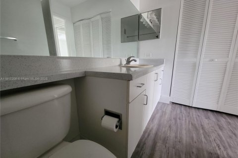 Снять в аренду кондоминиум в Коконат Крик, Флорида 2 спальни, 77.48м2, № 1982167 - фото 22