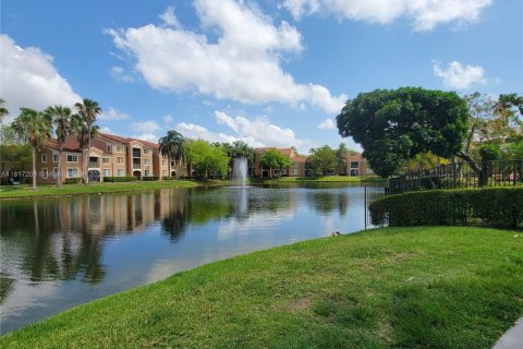 Снять в аренду кондоминиум в Коконат Крик, Флорида 2 спальни, 77.48м2, № 1982167 - фото 25