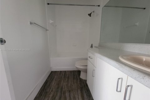 Снять в аренду кондоминиум в Коконат Крик, Флорида 2 спальни, 77.48м2, № 1982167 - фото 23