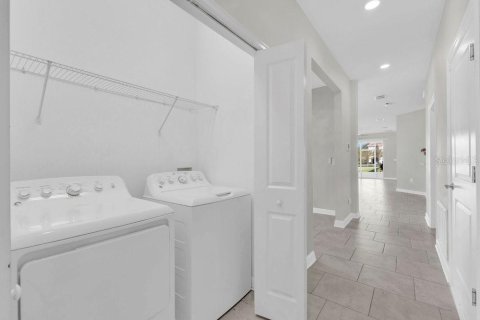 Townhouse in Davenport, Florida 2 bedrooms, 139.82 sq.m. № 2093490 - photo 19