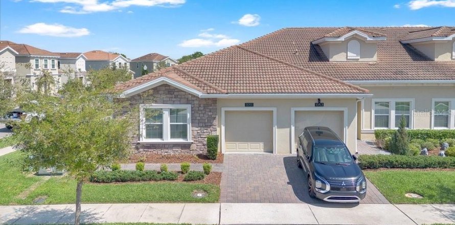 Townhouse in Davenport, Florida 2 bedrooms, 139.82 sq.m. № 2093490