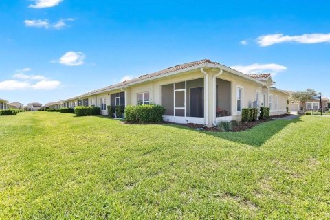 Townhouse in Davenport, Florida 2 bedrooms, 139.82 sq.m. № 2093490 - photo 24