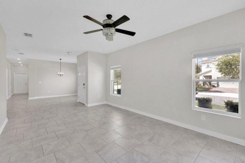 Townhouse in Davenport, Florida 2 bedrooms, 139.82 sq.m. № 2093490 - photo 10