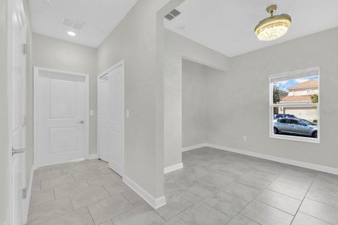 Townhouse in Davenport, Florida 2 bedrooms, 139.82 sq.m. № 2093490 - photo 16
