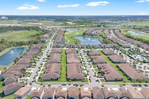 Townhouse in Davenport, Florida 2 bedrooms, 139.82 sq.m. № 2093490 - photo 29