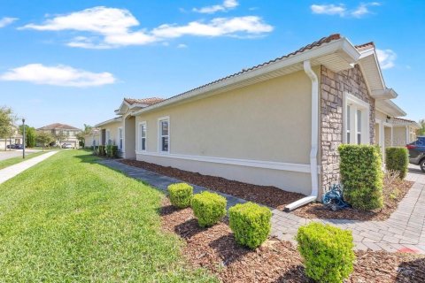 Townhouse in Davenport, Florida 2 bedrooms, 139.82 sq.m. № 2093490 - photo 4