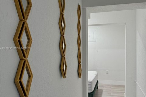 Immobilier commercial à louer à Miami, Floride: 1 chambre, 149.85 m2 № 1977345 - photo 4