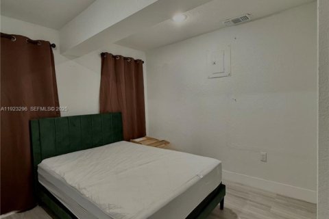 Immobilier commercial à louer à Miami, Floride: 1 chambre, 149.85 m2 № 1977345 - photo 5
