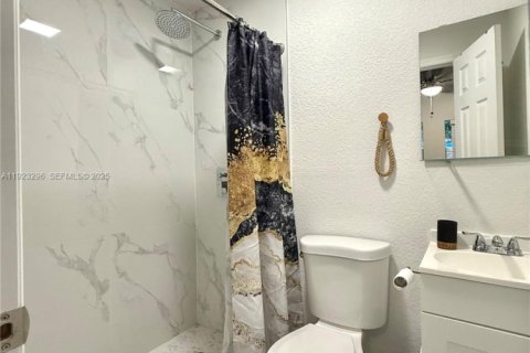 Immobilier commercial à louer à Miami, Floride: 1 chambre, 149.85 m2 № 1977345 - photo 3