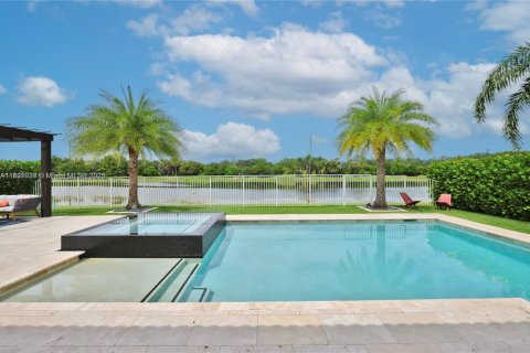 Casa en venta en Weston, Florida, 6 dormitorios, 376.07 m2 № 1944425 - foto 3
