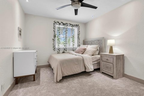 Casa en venta en Weston, Florida, 6 dormitorios, 376.07 m2 № 1944425 - foto 26