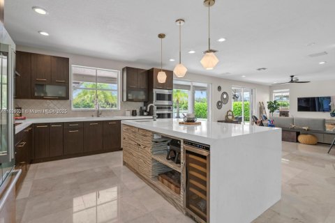 Casa en venta en Weston, Florida, 6 dormitorios, 376.07 m2 № 1944425 - foto 11