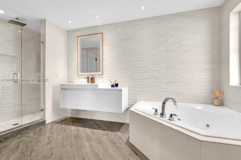 Casa en venta en Weston, Florida, 6 dormitorios, 376.07 m2 № 1944425 - foto 23