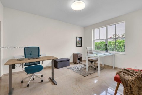 Casa en venta en Weston, Florida, 6 dormitorios, 376.07 m2 № 1944425 - foto 15